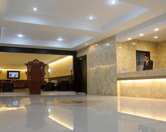 Sulthan Hotel International - Banda Aceh - Front desk