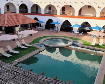 Hacienda Bugambilias - La Paz