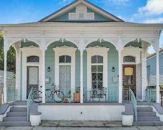Entire Apartment Bywater New Orleans Great Location - ניו אורלינס - בניין