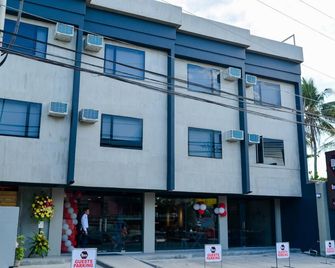 Bhive Hotel - Iloilo City - Building