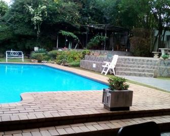 Randburg Boarding Hostel - Johanesburgo - Piscina