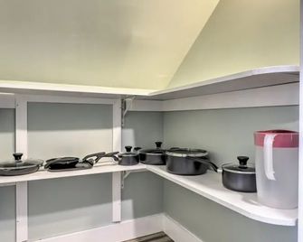 Old Orchard Beach Apartment - Quick Walk to Beach! - Old Orchard Beach