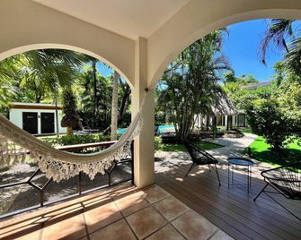 Hotel El Manglar y Cantarana - Playa Grande