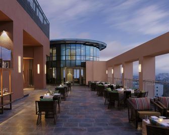 Novotel Lucknow Gomti Nagar - Lucknow - Gebäude