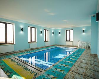 For Family & Friends Guesthouse - Yerevan - Pool