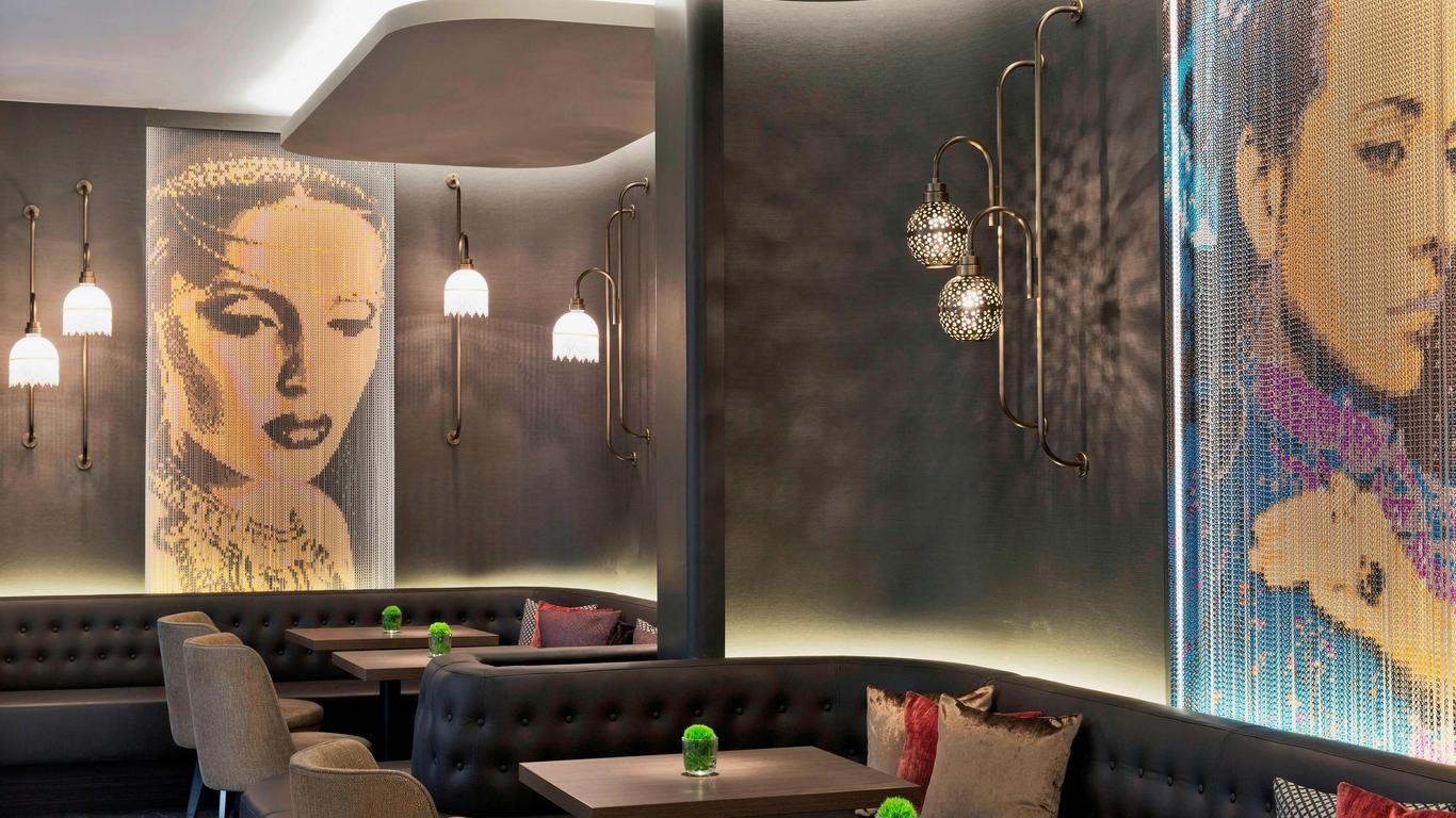 رينيسانس وين هوتل