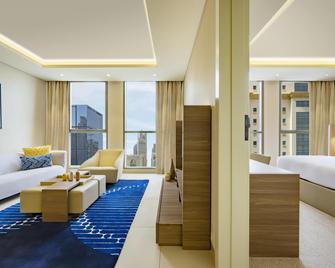 voco Doha West Bay Suites, an IHG Hotel - Doha - Living room