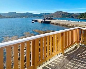 6 person holiday home in MÅLØY - Måløy - Balcony