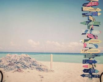 Private Bungalow With Pool Close To The Beach - Albion - Playa