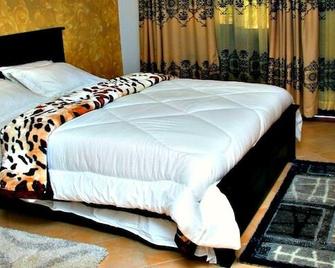Samanene Hotel - Мванза
