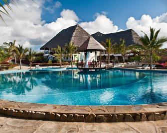 Jacaranda Beach Resort - Watamu - Piscina