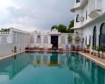 Karohi Haveli - A Heritage Hotel - Udaipur - Pool