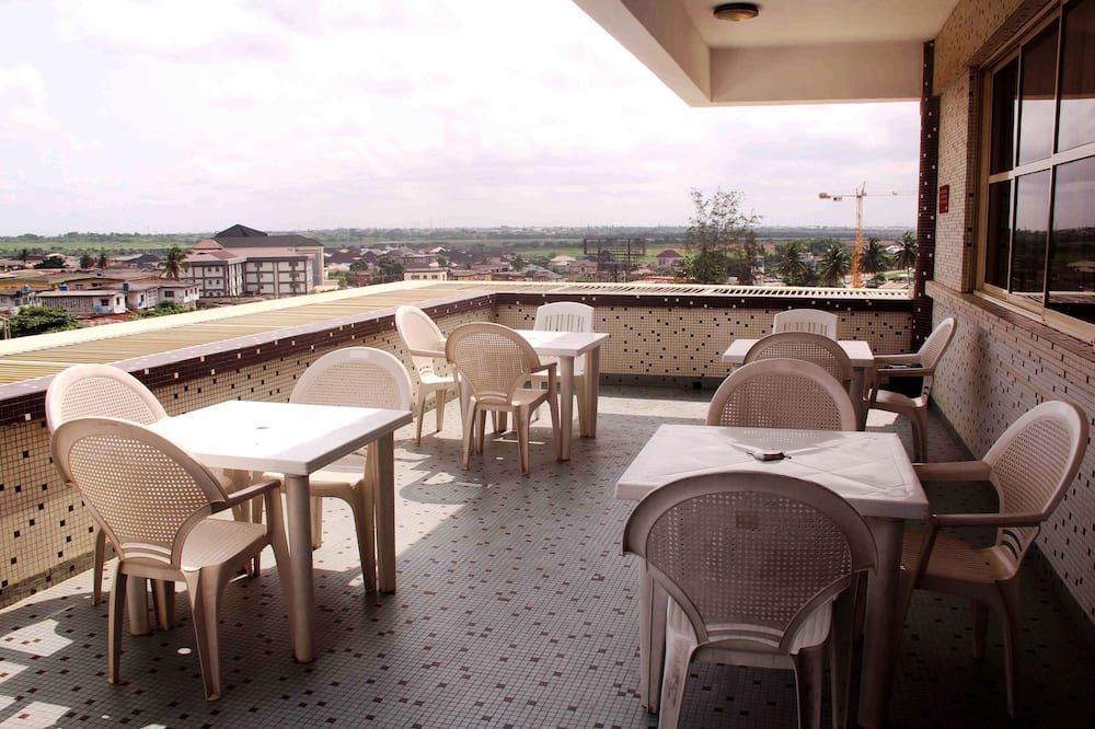 Welcome Centre Hotels - לאגוס - מרפסת