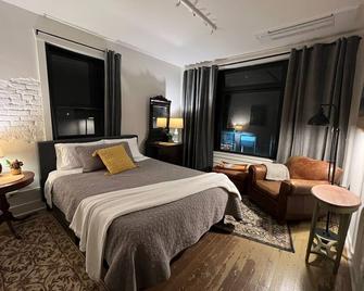 New 2BR Apartment in Historic Colfax Building - Colfax