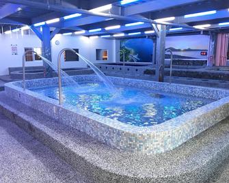 Kenting Maldives Hot Spring Hotel - Hengchun Township - Pool