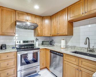 Home Theater and Patio South Jordan Basement Unit - South Jordan - Küche