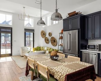 Mado Modern Shotgun - Palmetto - Dining room