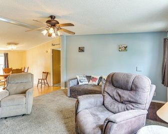 3 Mi to Dtwn Pet-Friendly Farm Retreat in Paris! - Paris