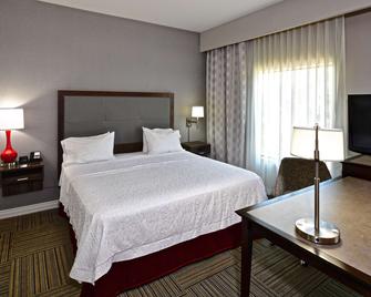 Hampton Inn & Suites Fredericksburg - Fredericksburg - Bedroom