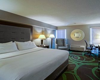 Holiday Inn Manhattan At The Campus By IHG - Manhattan - Soveværelse