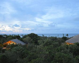 Giman Free Beach Resort - Kalkudah - Outdoors view