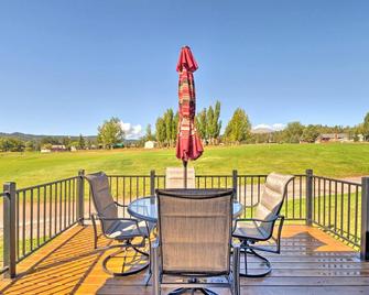 Bright Ruidoso Condo with Deck and Golf Course Views! - Ruidoso - Veranda