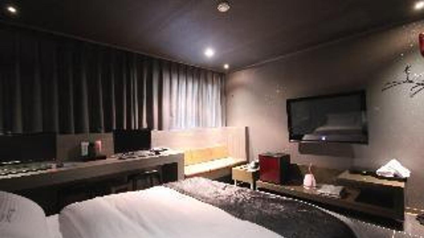 Yeoubi Hotel