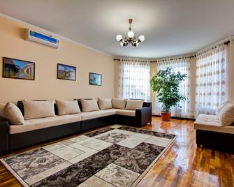 Centre Hostel - Biskek - Sala de estar