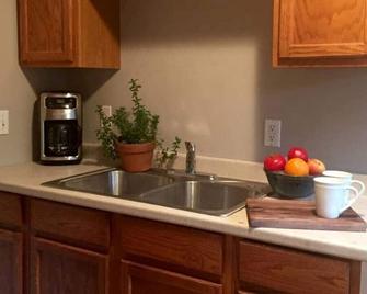 Cozy Cottage Lookout Mountain - Lookout Mountain - Kitchen