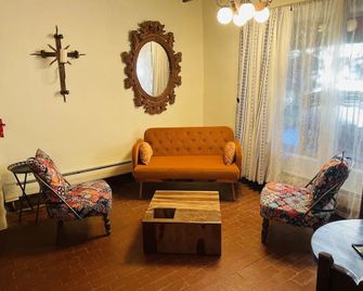 Loba Luna Bed & Breakfast - Albuquerque - Living room