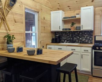 Sunny Cabin Near Sugarloaf Mountain - Stratton - Cocina