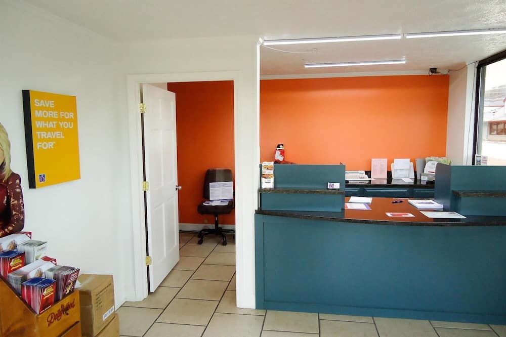 Motel 6 Knoxville - נוקסוויל - דלפק קבלה
