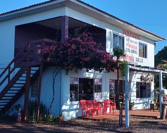 Hotel Pousada e Parada Colonial - Capitão Leônidas Marques - Building