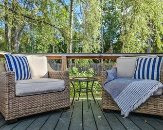 Cozy Cottage on Lake Sebasticook - Newport - Patio