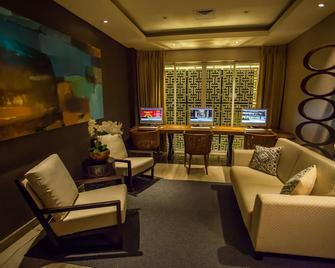 Bali Paragon Resort Hotel - South Kuta - Living room