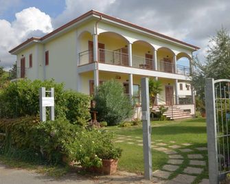 Hotel Larus - Sangineto - Edificio