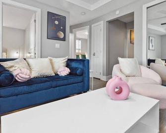 Your Cozy 2-Bedroom Midtown - Detroit - Sala de estar