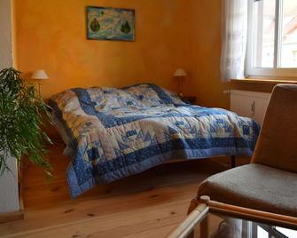 Guest apartment in the Künstlerhaus Johanna Martin - Liepe - Habitación