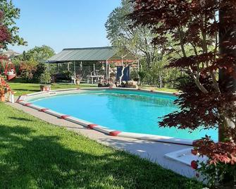 La Cupoletta Holiday House -Magnolia - Trevignano Romano - Басейн