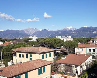 Hotel Mirage Versilia - פייטרסנטה - נוף חיצוני