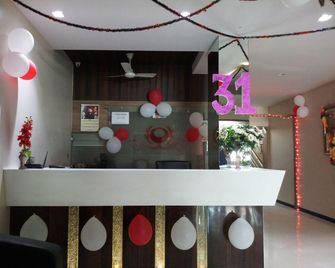O Hotel - Ahmednagar - Front desk