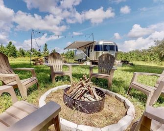 Airstream on a Farm - Thonotosassa - Patio