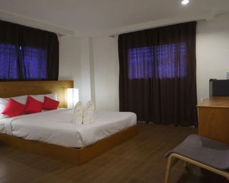 Iroom Hotel - Bang Kung