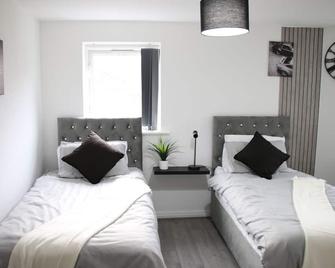 3 Bedroom House Close To City Centre Fre - Manchester - Bedroom