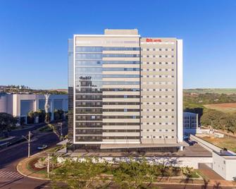 ibis Ribeirão Preto Vila do Golf - Ribeirão Preto - Edifício