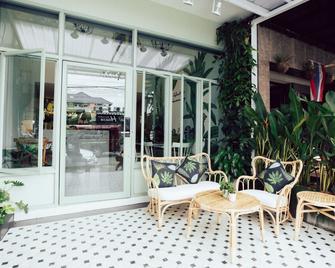 Poshtel Haven - Chiang Mai - Patio