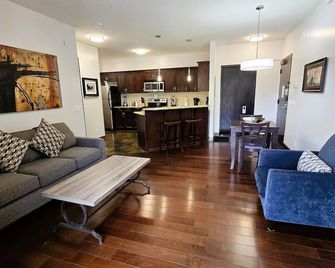 Paradise Resort Vacations - Canmore - Sala de estar