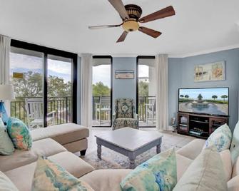 Shipwatch 213c By Wild Dunes, Ocean View - Isle of Palms - Obývací pokoj