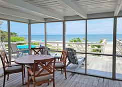 Oceanfront Beach House, Single Level Living, Screened Porch, Dog Friendly - Pawleys Island - Balcony