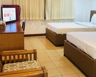 At Bangkok Hotel - Bangkok - Bedroom